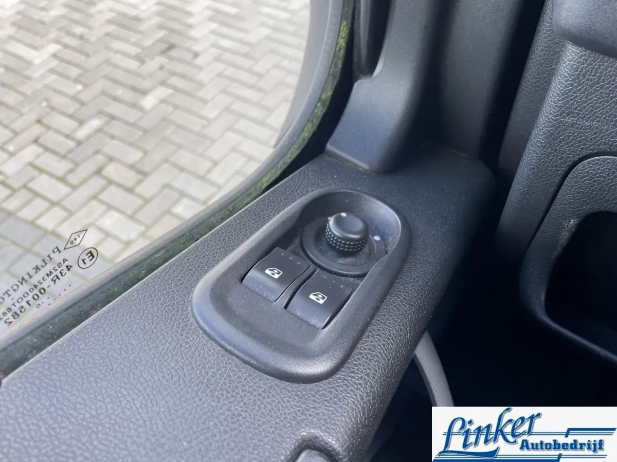 bestel T35 2.3 dCi L3H2 - BAKWAGEN LAADKLEP AIRCO TREKHAAK