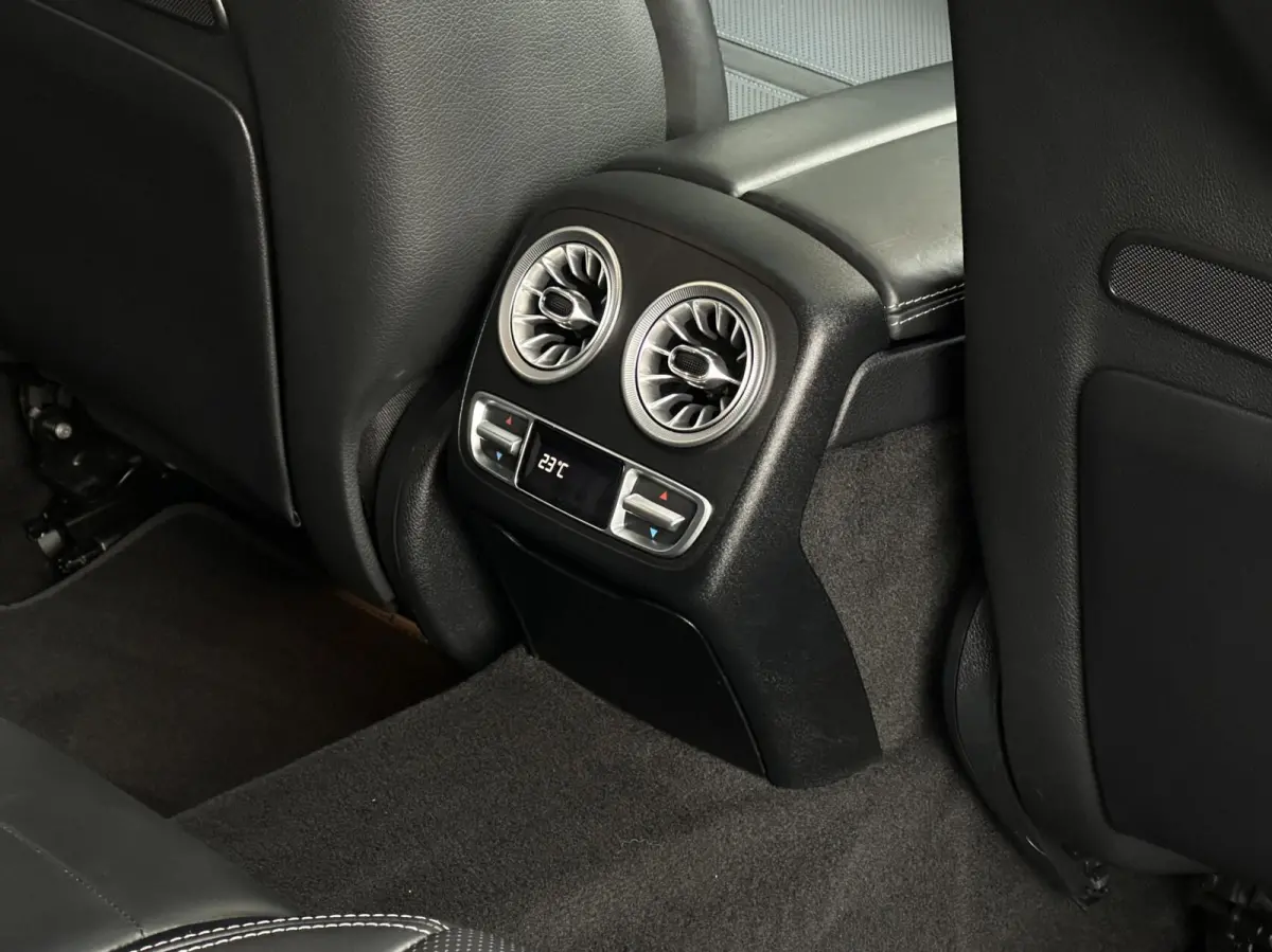 AMG 43 4MATIC+, PANO, BURMESTER, DODEHOEK, LEDER/ALCANTARA, SPORTUITLAAT, STOELVERWARMING/VENTILATIE, LICHTMETAAL 20"