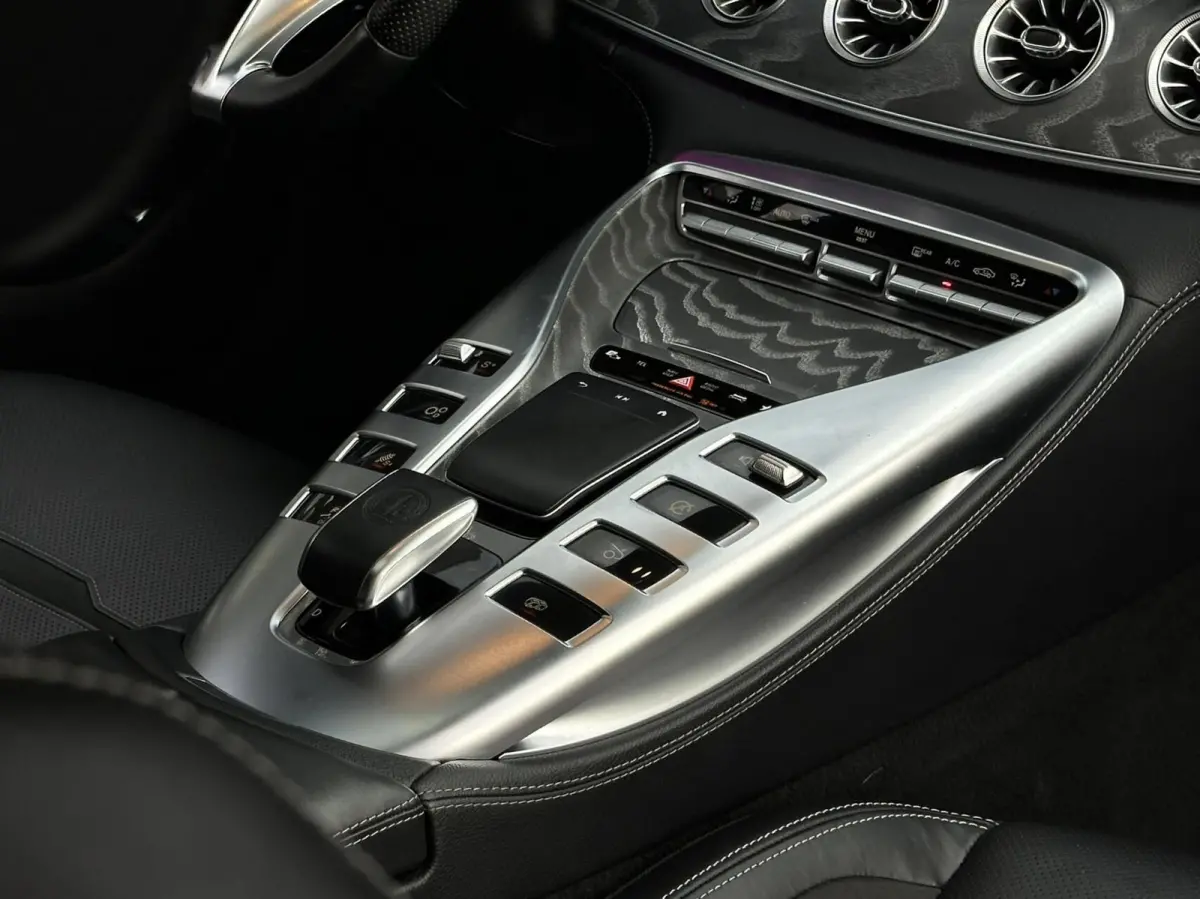 AMG 43 4MATIC+, PANO, BURMESTER, DODEHOEK, LEDER/ALCANTARA, SPORTUITLAAT, STOELVERWARMING/VENTILATIE, LICHTMETAAL 20"