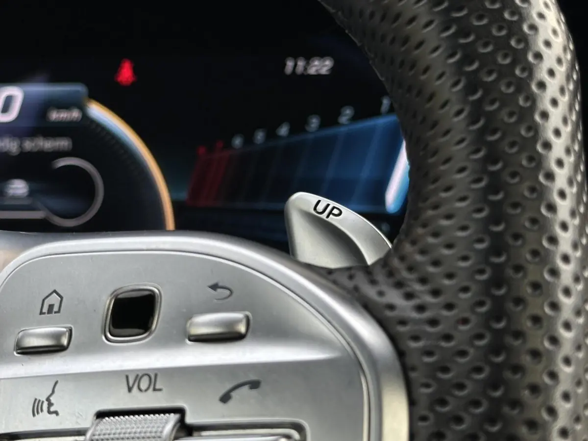 AMG 43 4MATIC+, PANO, BURMESTER, DODEHOEK, LEDER/ALCANTARA, SPORTUITLAAT, STOELVERWARMING/VENTILATIE, LICHTMETAAL 20"