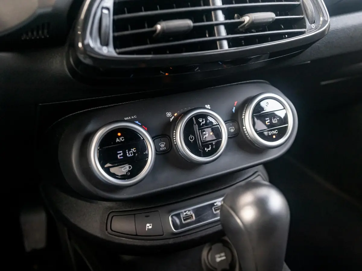 1.3 Turbo 150pk Sport l Automaat l Navi l Clima l Camera | Apple Carplay | PDC | 18" | Priv. Glass