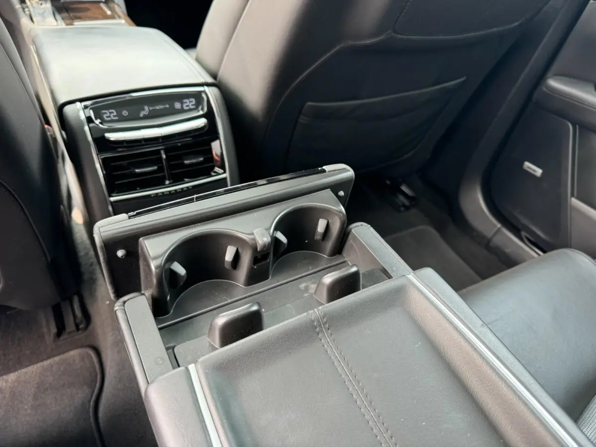 3.0 V6 AWD Platinum