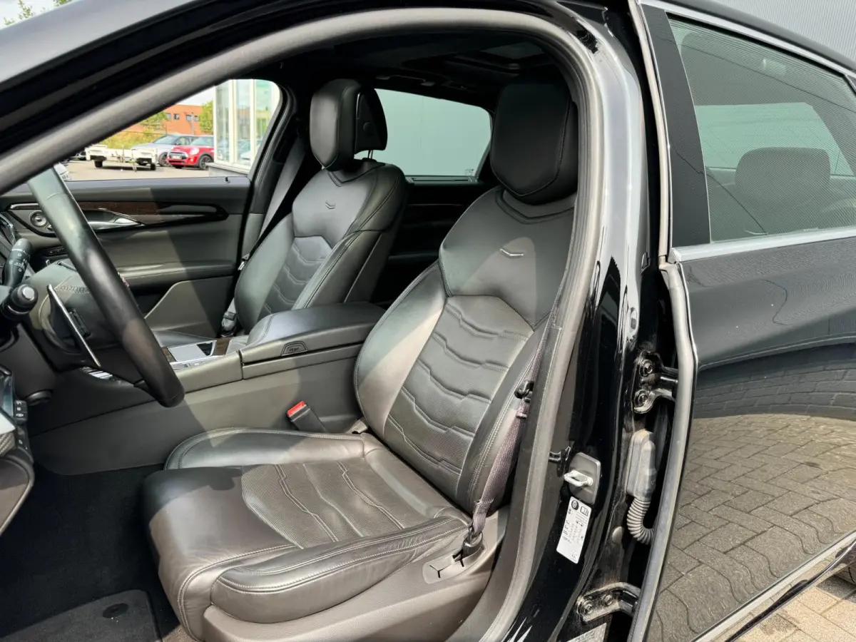 3.0 V6 AWD Platinum