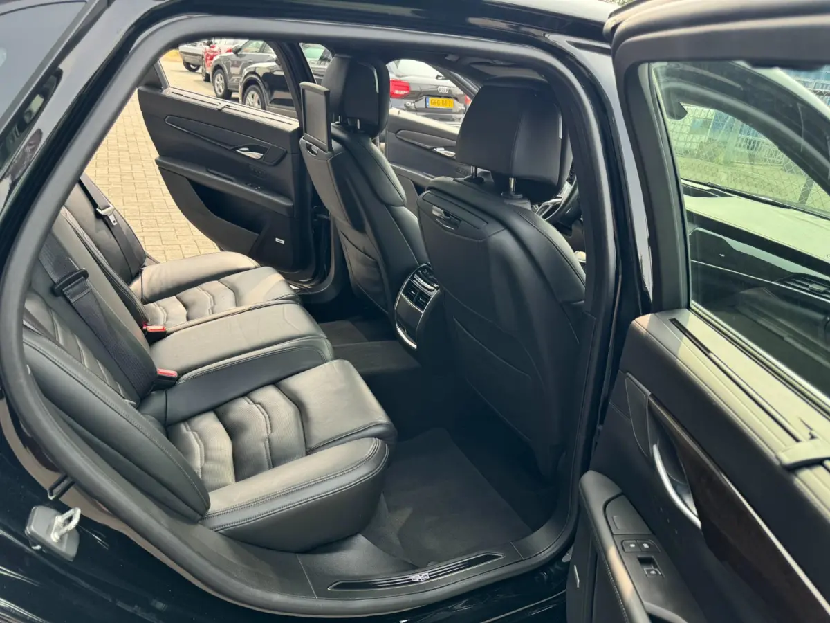 3.0 V6 AWD Platinum