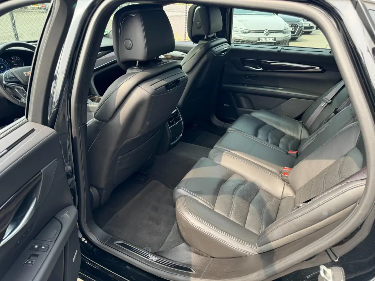 3.0 V6 AWD Platinum