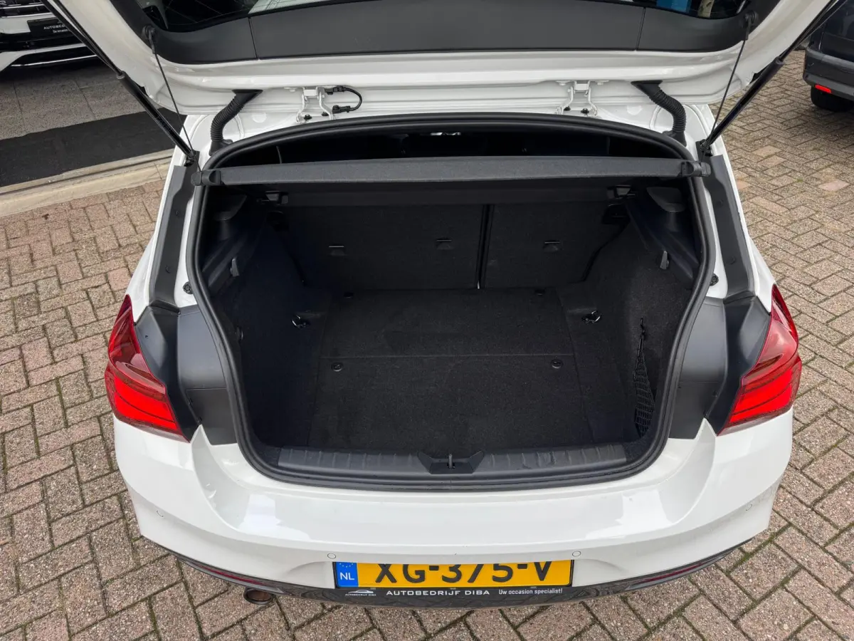 118i M-Pakket 2019 WIT AUT NAVI CAMERA ACC NAP!