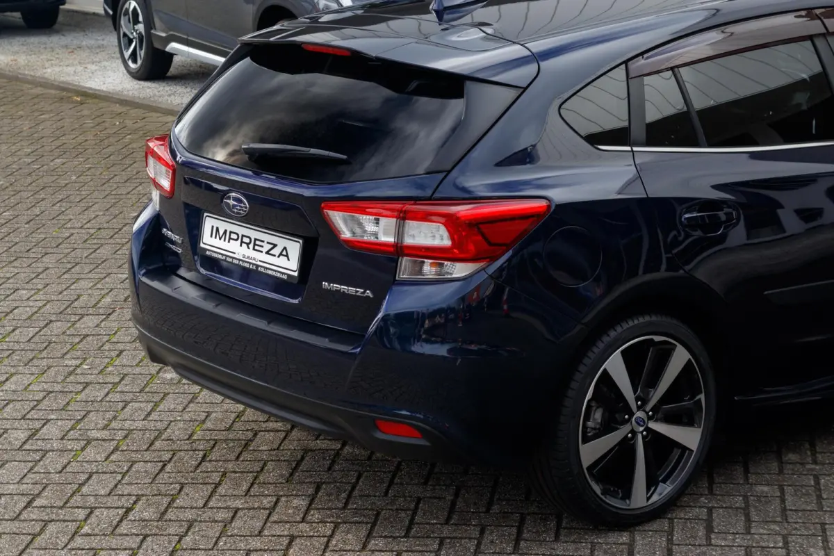 1.6i CVT Premium | Eyesight | Adaptive cruise control |