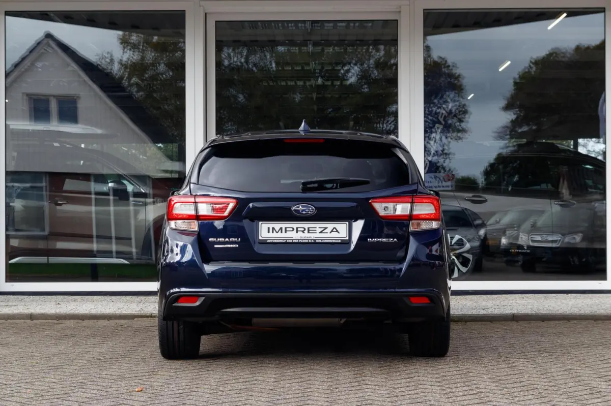 1.6i CVT Premium | Eyesight | Adaptive cruise control |