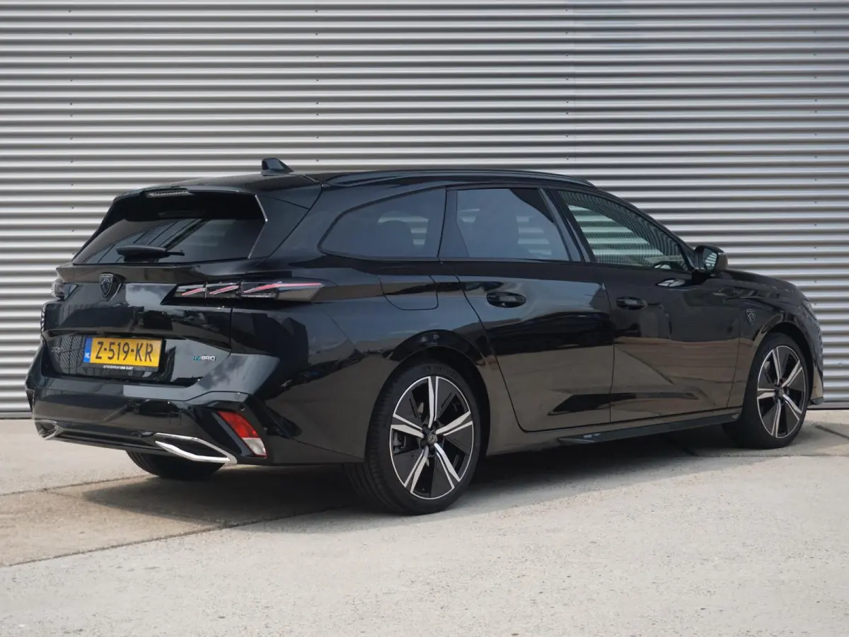 1.6 Plug-in Hybrid 225 GT