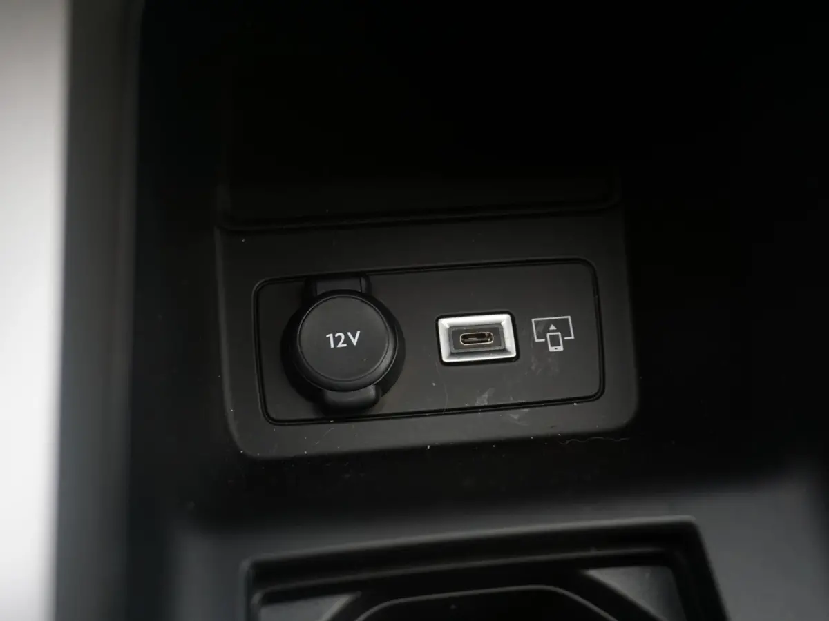 1.6 Plug-in Hybrid 225 GT