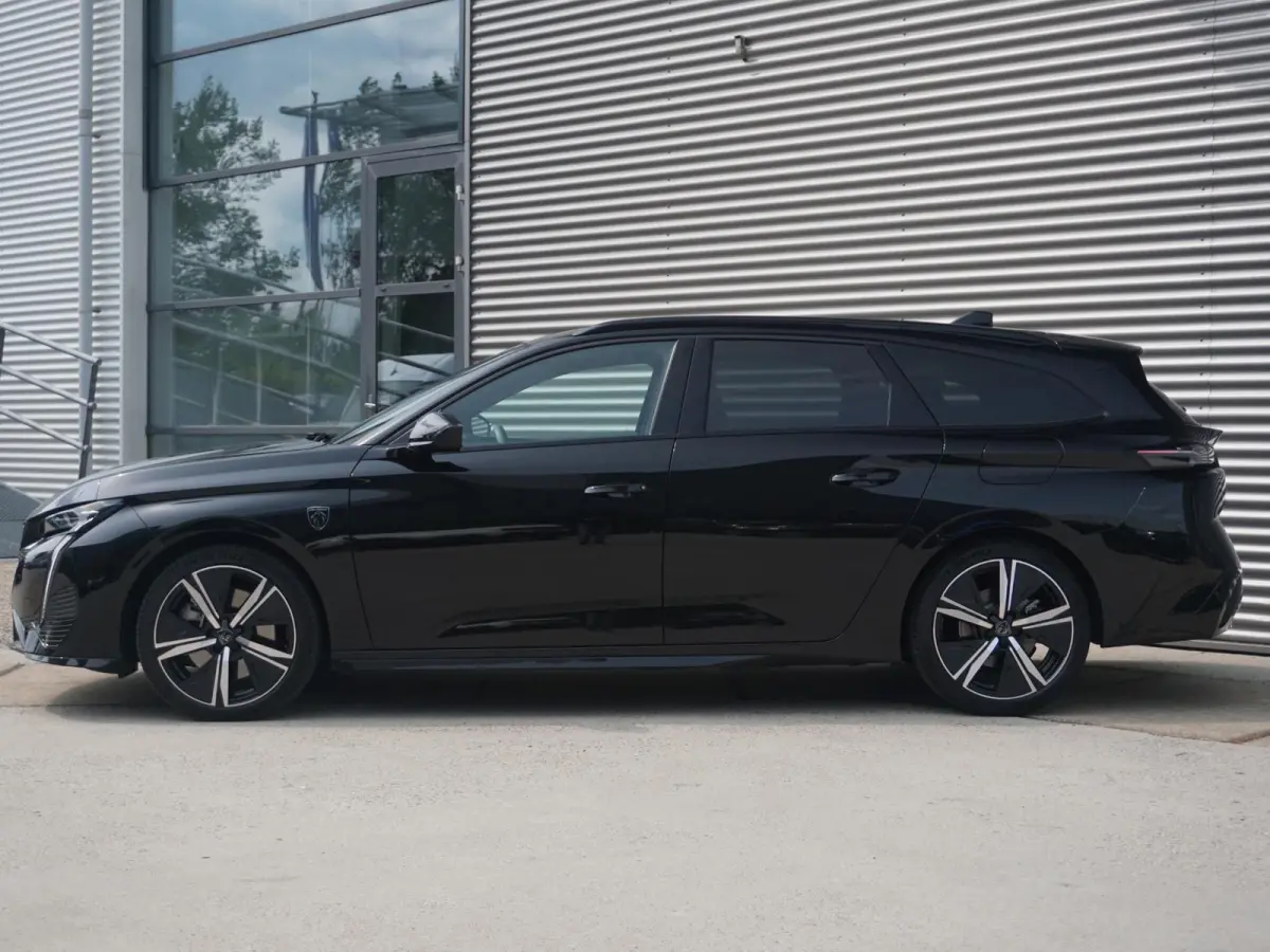 1.6 Plug-in Hybrid 225 GT