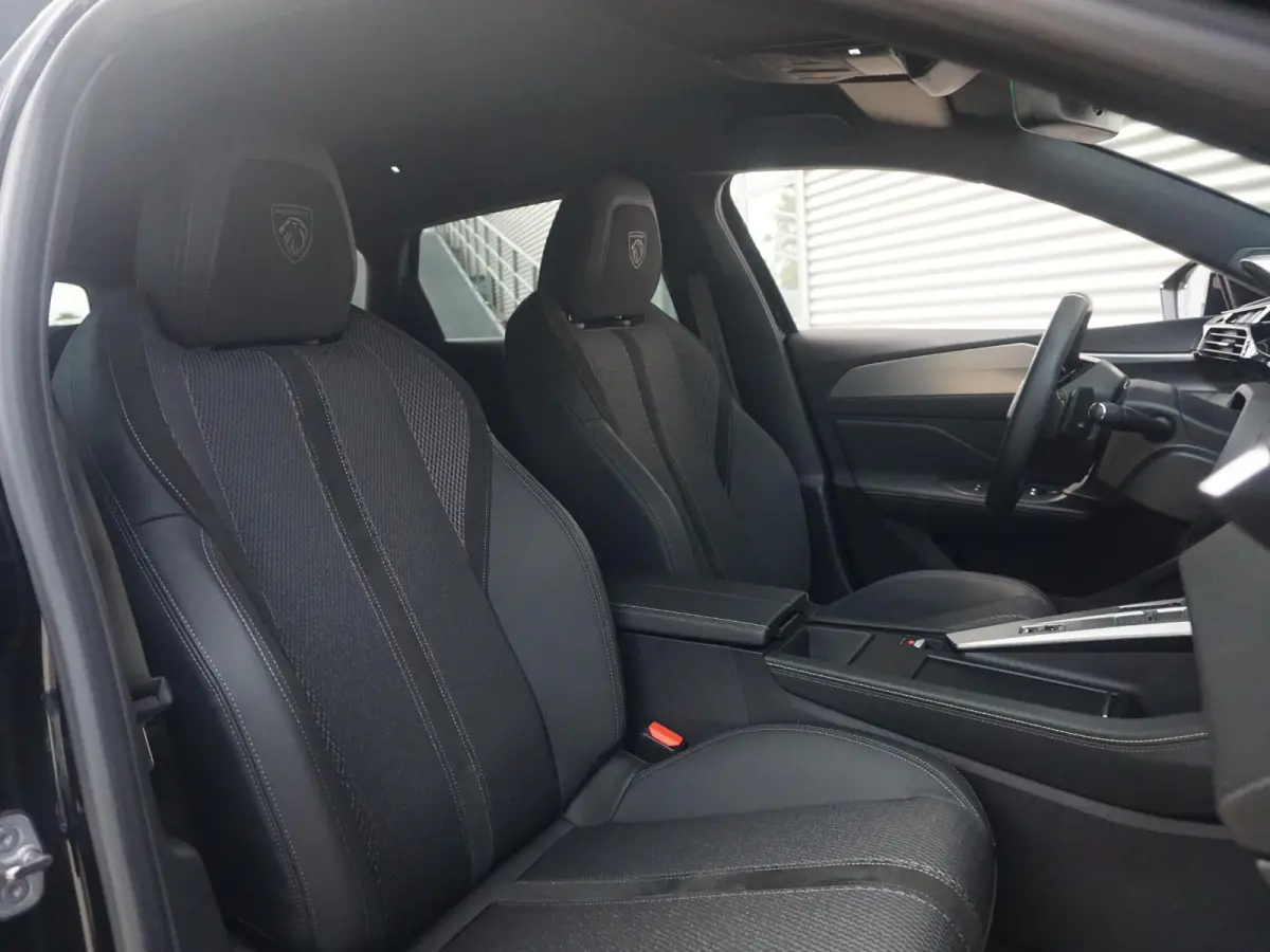 1.6 Plug-in Hybrid 225 GT