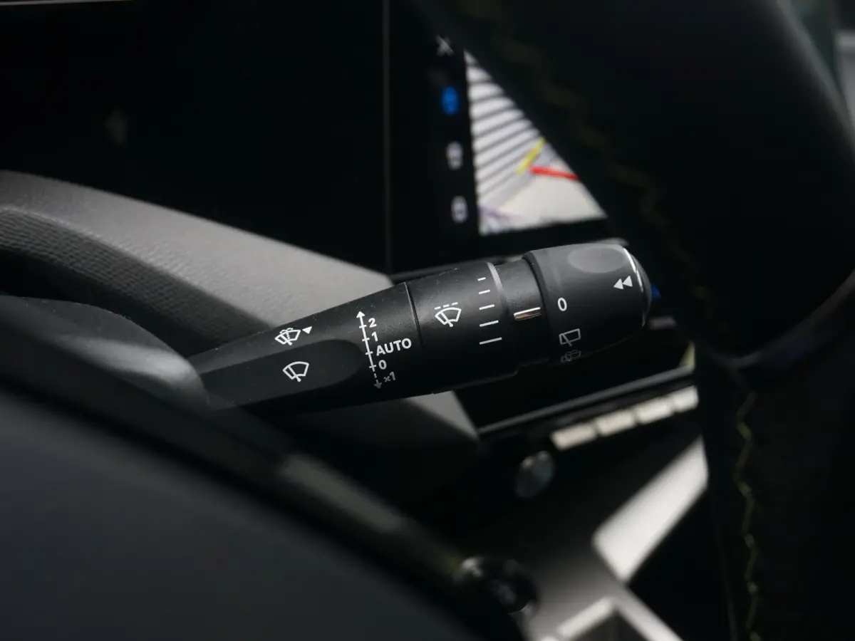 1.6 Plug-in Hybrid 225 GT