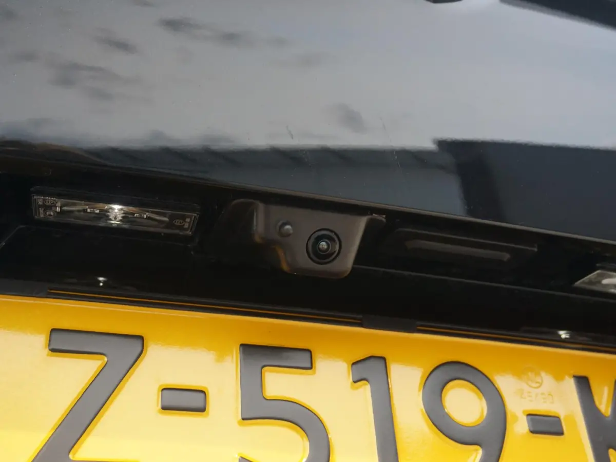 1.6 Plug-in Hybrid 225 GT
