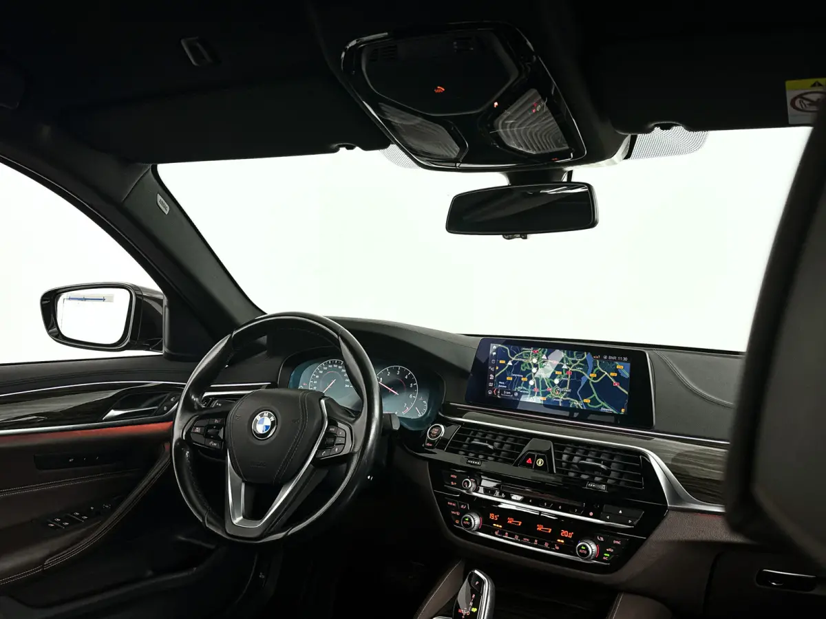 520i High Executive Edition | Navigatie | Head-up Display | Stoelverwarming