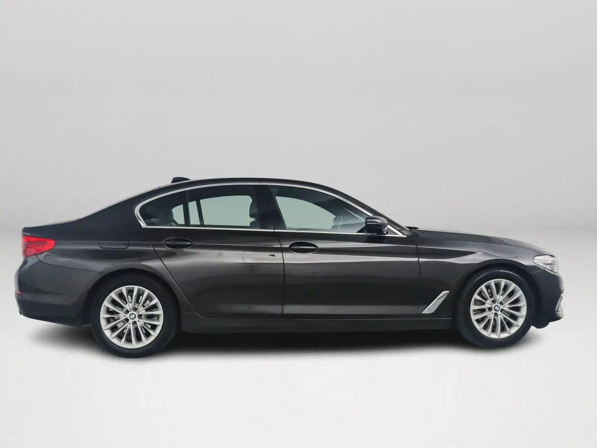 520i High Executive Edition | Navigatie | Head-up Display | Stoelverwarming
