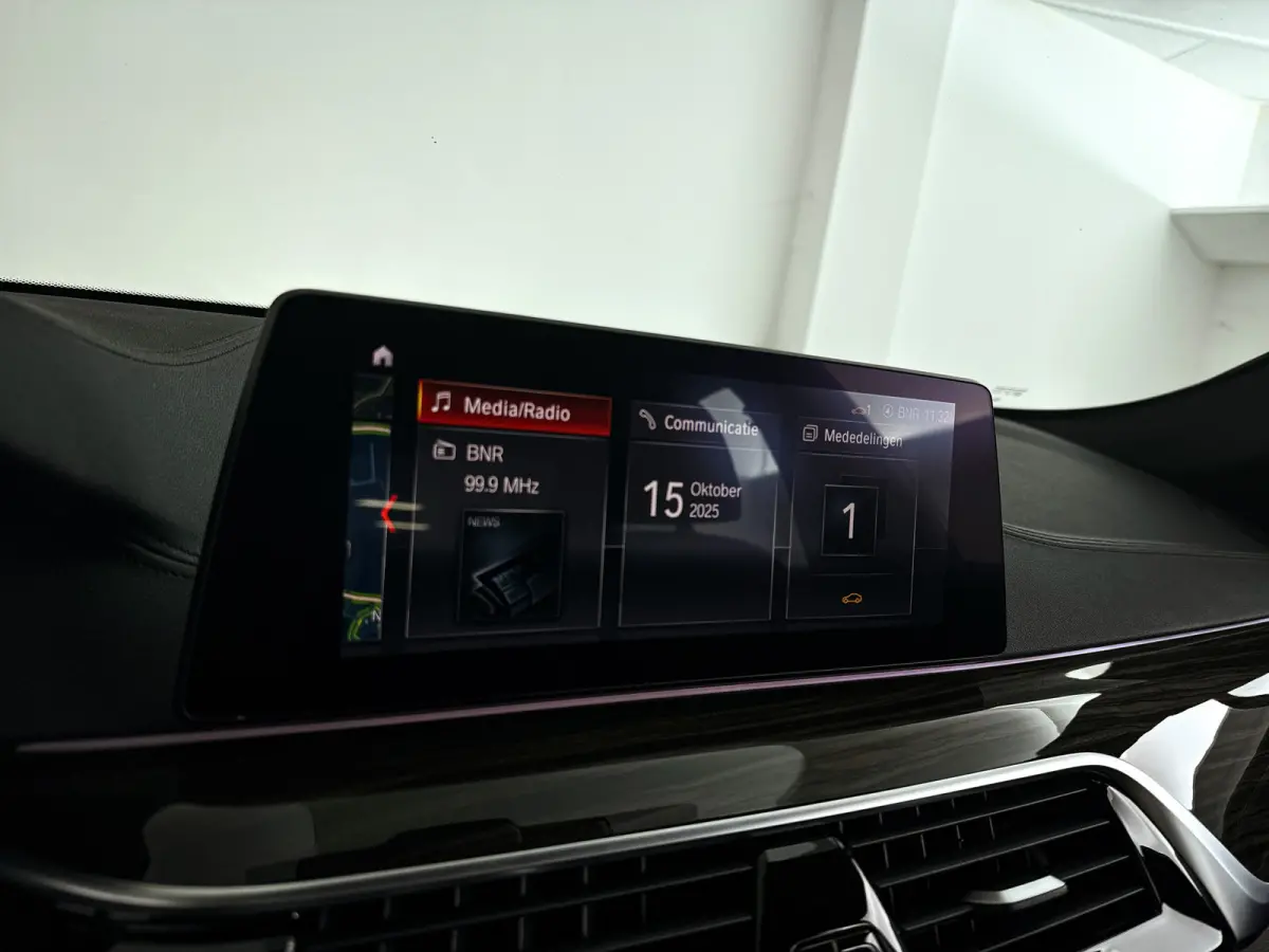 520i High Executive Edition | Navigatie | Head-up Display | Stoelverwarming