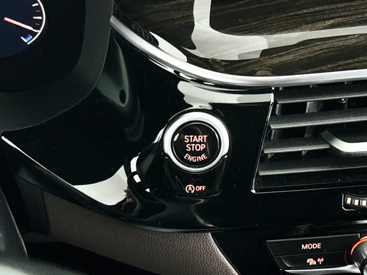 520i High Executive Edition | Navigatie | Head-up Display | Stoelverwarming