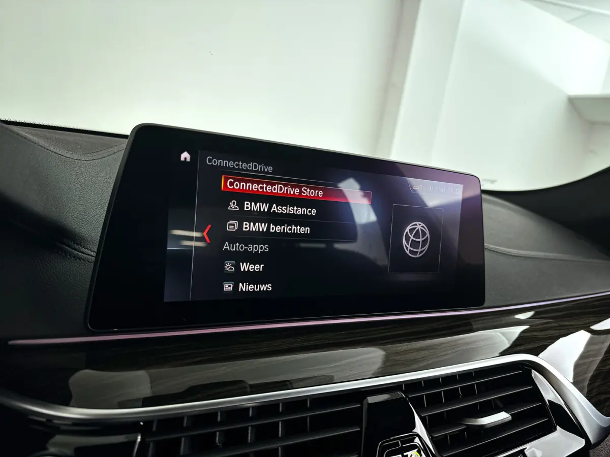 520i High Executive Edition | Navigatie | Head-up Display | Stoelverwarming
