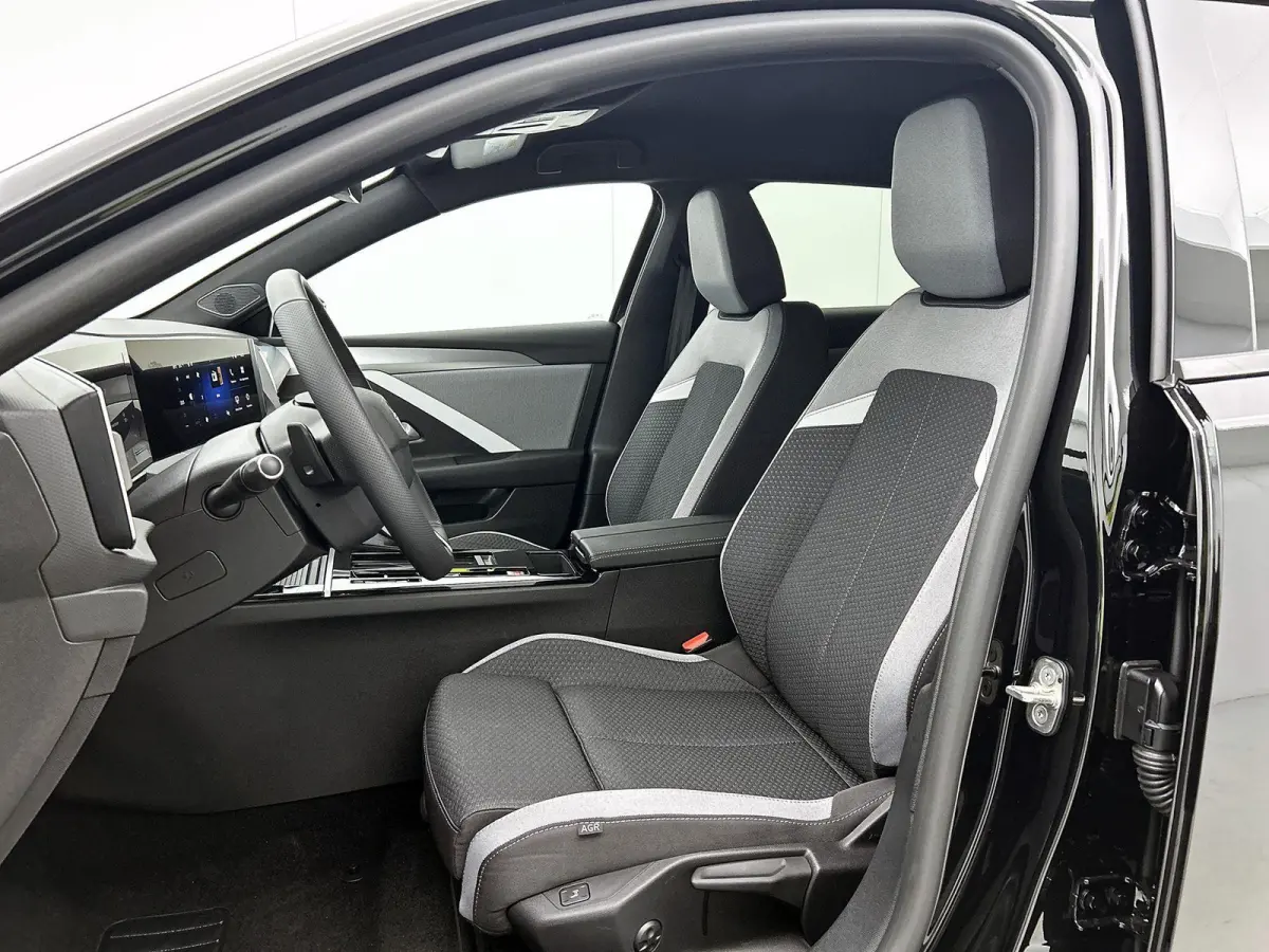 1.2 Hybrid Business Edition 145pk Automaat | NIEUW | SNEL LEVERBAAR | Navigatie | Climate Control | Adaptieve Cruise Control | Achteruitrijcamera | LED | DAB Ontvanger | 16" Lichtmetalen Vel