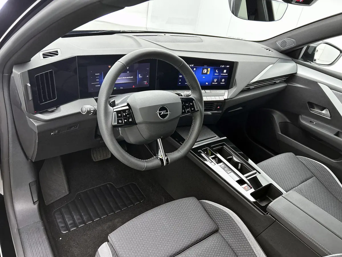 1.2 Hybrid Business Edition 145pk Automaat | NIEUW | SNEL LEVERBAAR | Navigatie | Climate Control | Adaptieve Cruise Control | Achteruitrijcamera | LED | DAB Ontvanger | 16" Lichtmetalen Vel