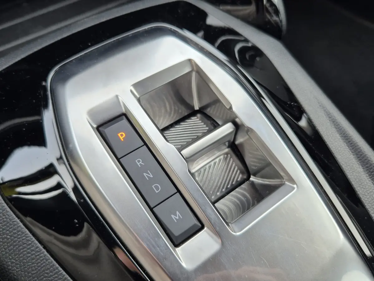 1.2 Hybrid 136PK Style Automaat | Draadloze Apple Carplay / Android Auto | Dab Ontvanger | Hill hold functie | LED achterlichten | LED koplampen
