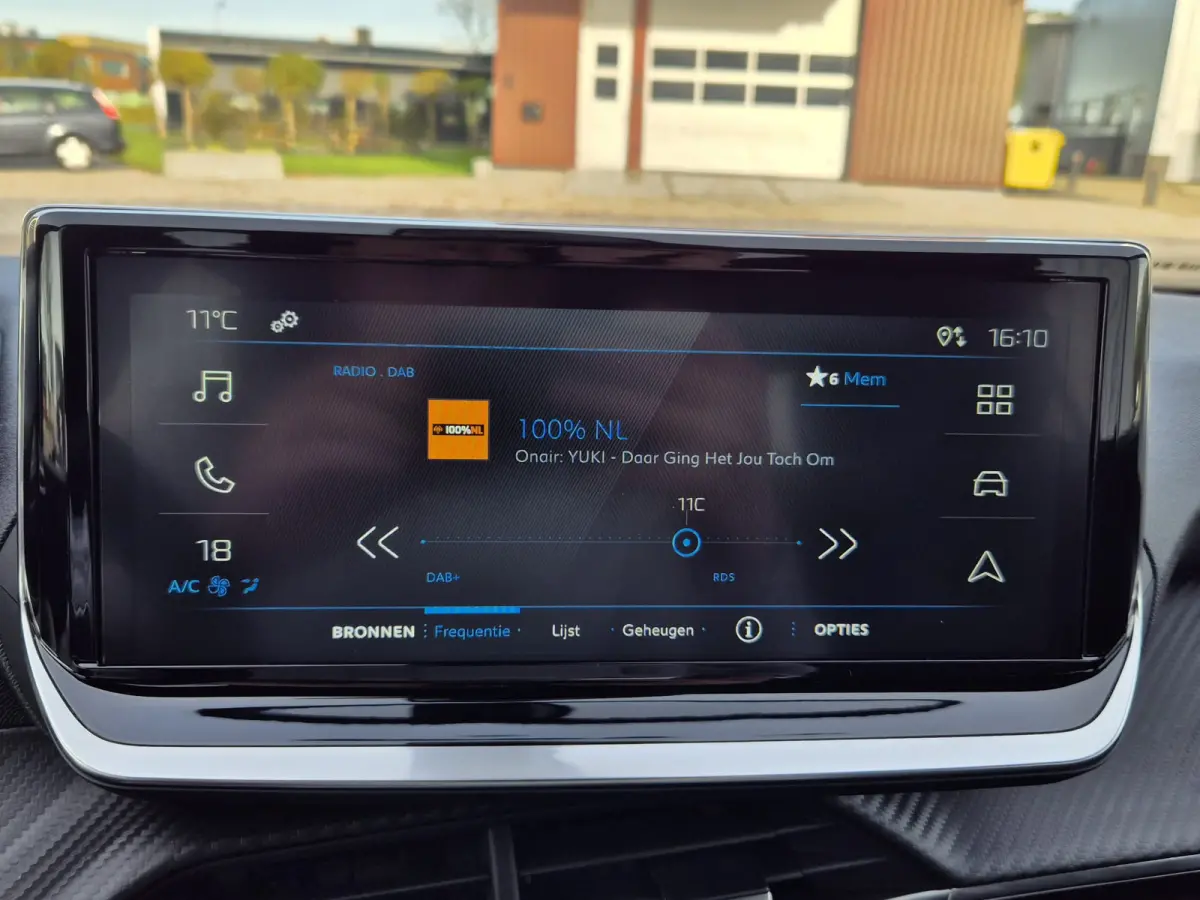 1.2 Hybrid 136PK Style Automaat | Draadloze Apple Carplay / Android Auto | Dab Ontvanger | Hill hold functie | LED achterlichten | LED koplampen