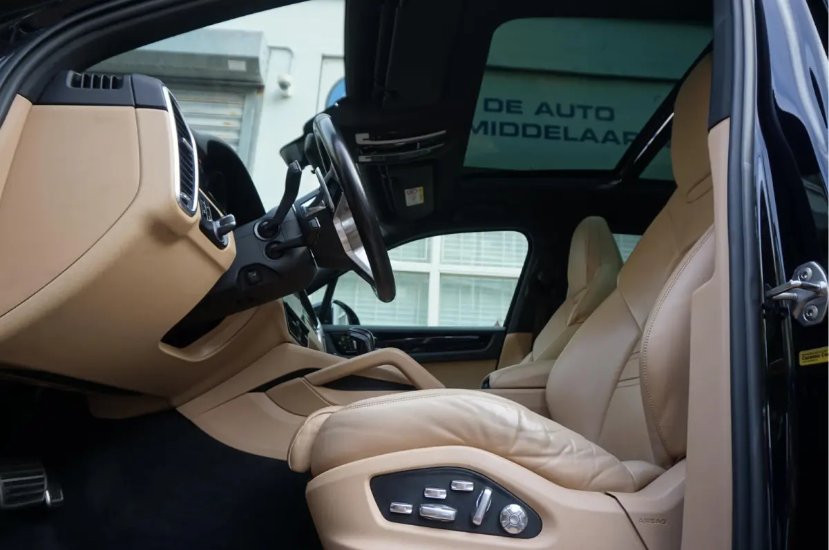 2.9 S AWD Aut8 441pk | Panoramadak | Luchtvering PASM | GTS sportzetels voor en achter | Uitgebreid memory pakket | Volledig onderhouden | Porsche RS Design velgen 21inch 2 sets banden |