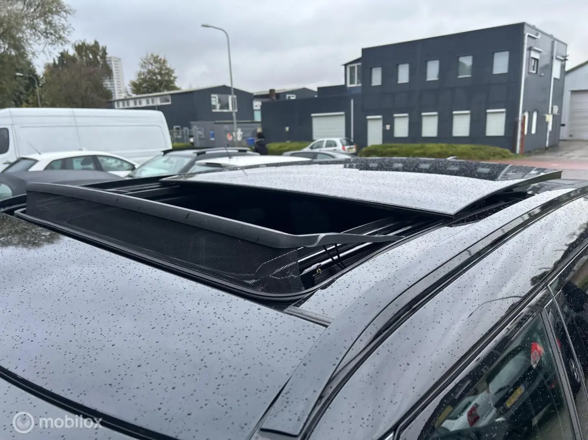 3.0 V6 AWD R-Dynamic HSE | PANO