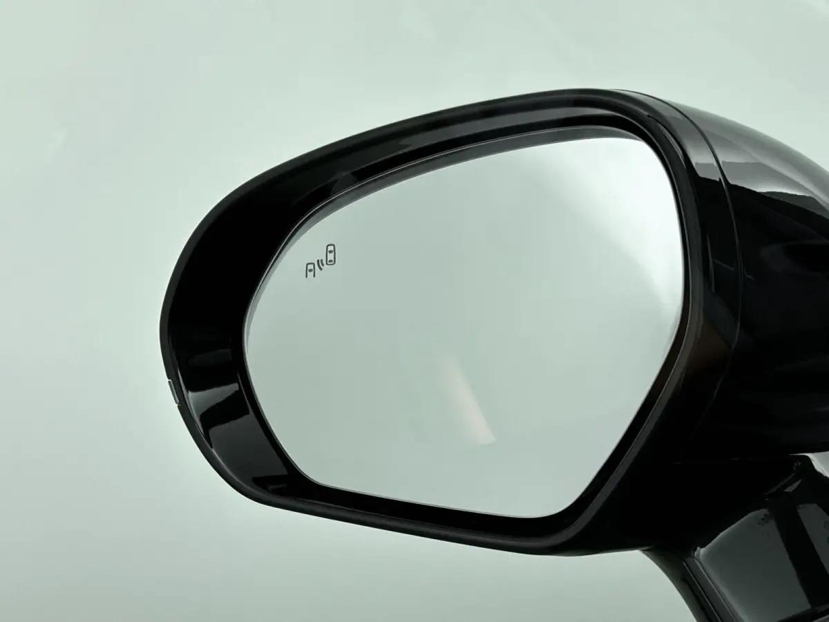 Design 28.4 kWh | Online Navigatie | Adaptieve Cruise Control | Verwarmbare/geventileerde Lederen Stoelen | Handsfree Kofferbak |