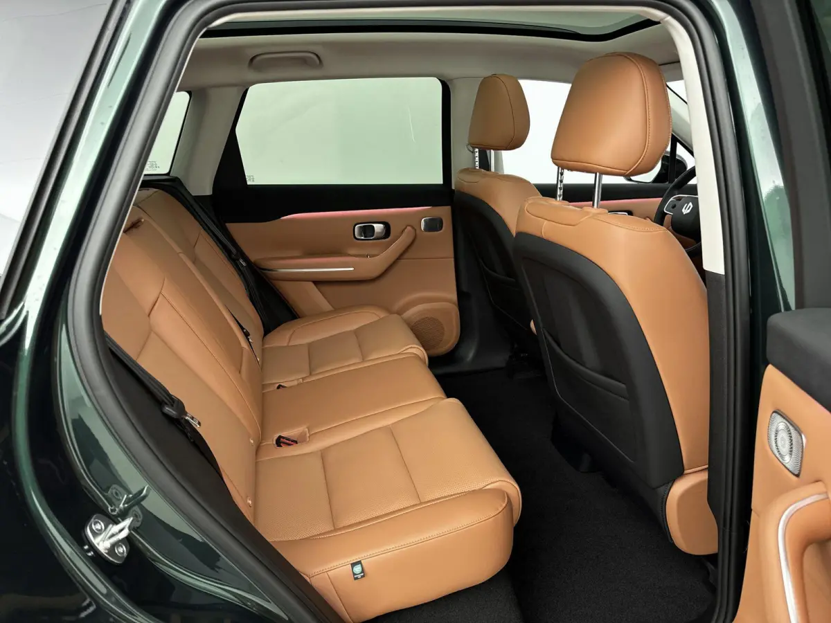 Design 28.4 kWh | Online Navigatie | Adaptieve Cruise Control | Verwarmbare/geventileerde Lederen Stoelen | Handsfree Kofferbak |