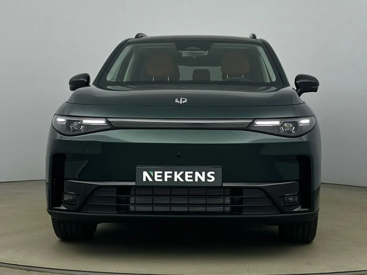 Design 28.4 kWh | Online Navigatie | Adaptieve Cruise Control | Verwarmbare/geventileerde Lederen Stoelen | Handsfree Kofferbak |