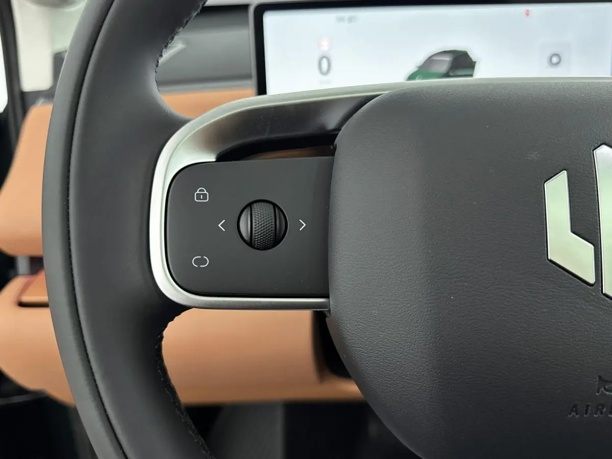 Design 28.4 kWh | Online Navigatie | Adaptieve Cruise Control | Verwarmbare/geventileerde Lederen Stoelen | Handsfree Kofferbak |