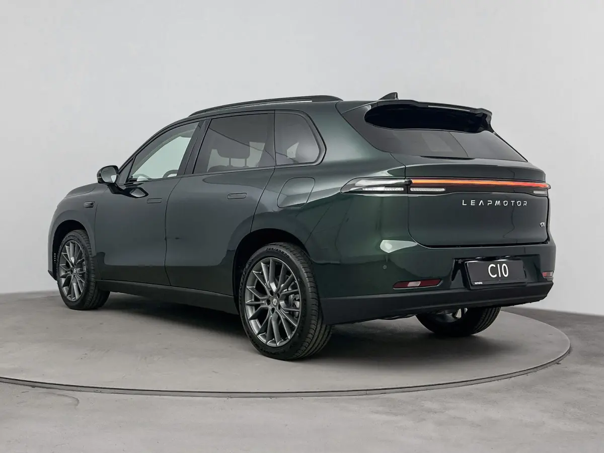 Design 28.4 kWh | Online Navigatie | Adaptieve Cruise Control | Verwarmbare/geventileerde Lederen Stoelen | Handsfree Kofferbak |