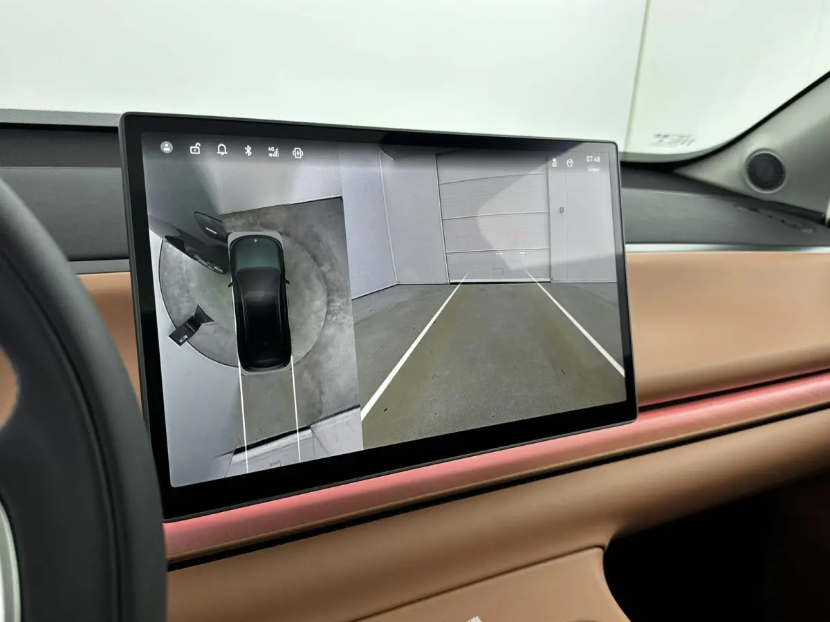 Design 28.4 kWh | Online Navigatie | Adaptieve Cruise Control | Verwarmbare/geventileerde Lederen Stoelen | Handsfree Kofferbak |