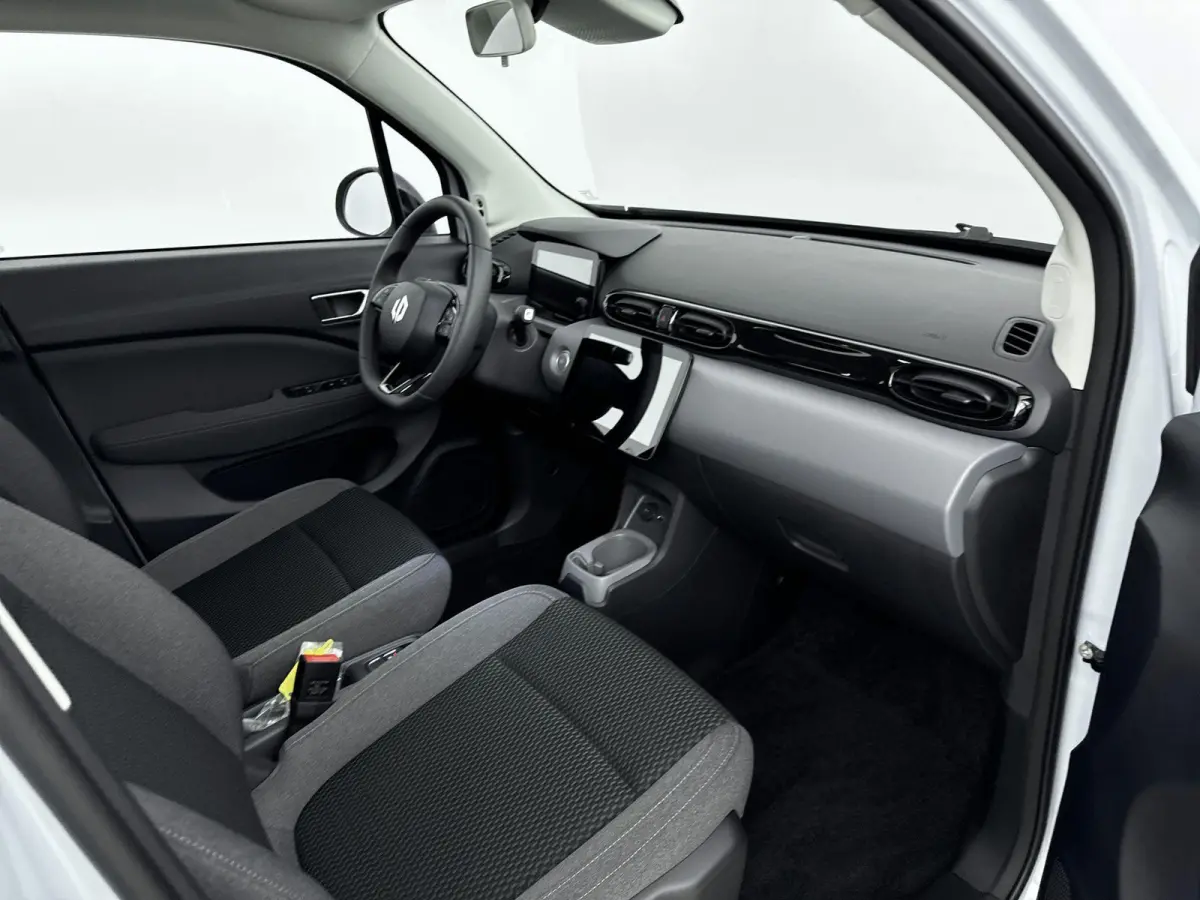 Design 37.3 kWh | DEMO | Achteruitrijcamera | Navigatie | Panorama Dak | Climate Control | Adaptieve Cruise Control |