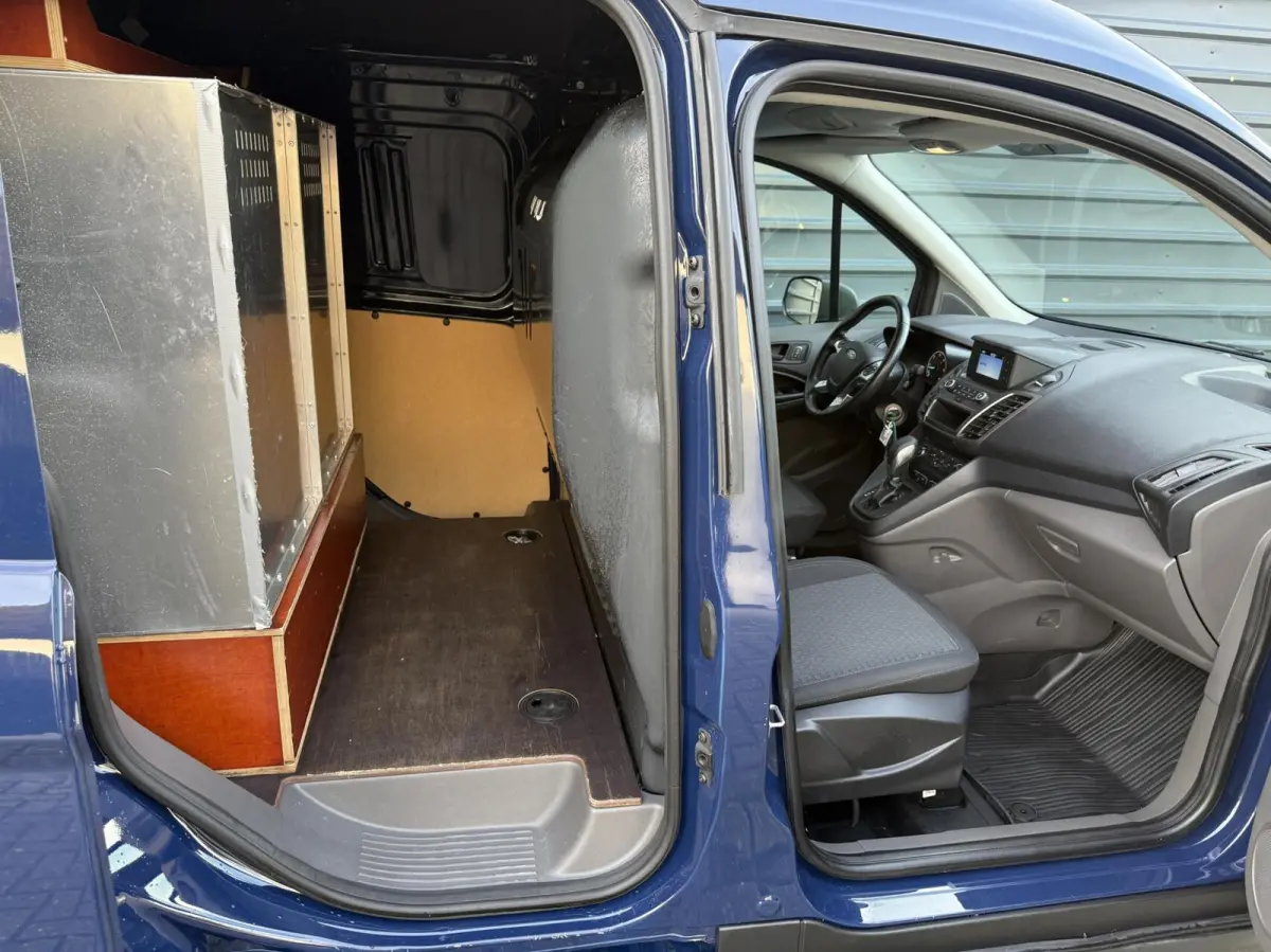 1.5 EcoBlue Automaat Hondenauto 2x Bench/hondenrek