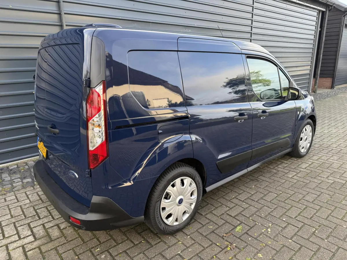 1.5 EcoBlue Automaat Hondenauto 2x Bench/hondenrek