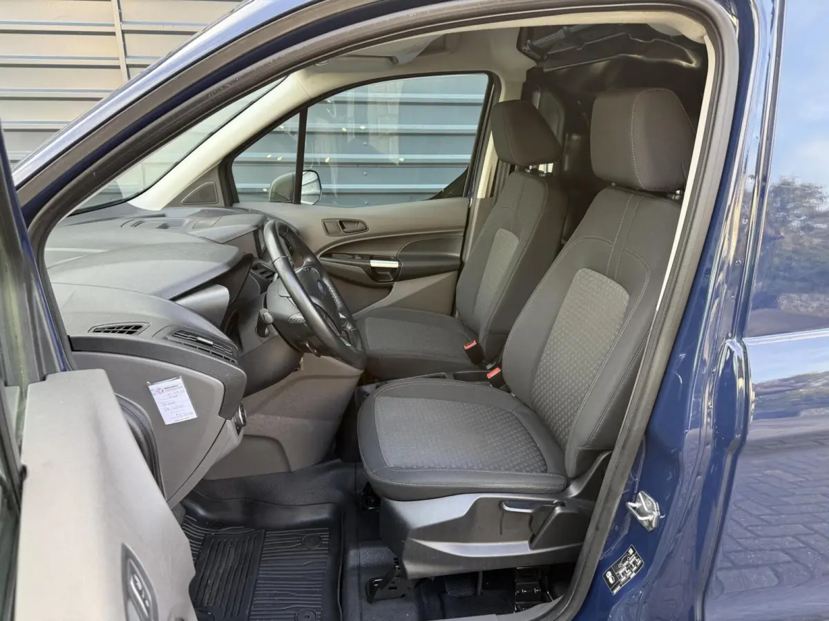 1.5 EcoBlue Automaat Hondenauto 2x Bench/hondenrek