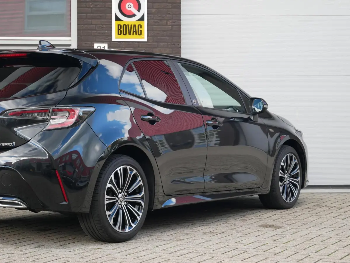 2.0 Hybrid Team D GR Navi+BT| Camera| Dealer onderhouden