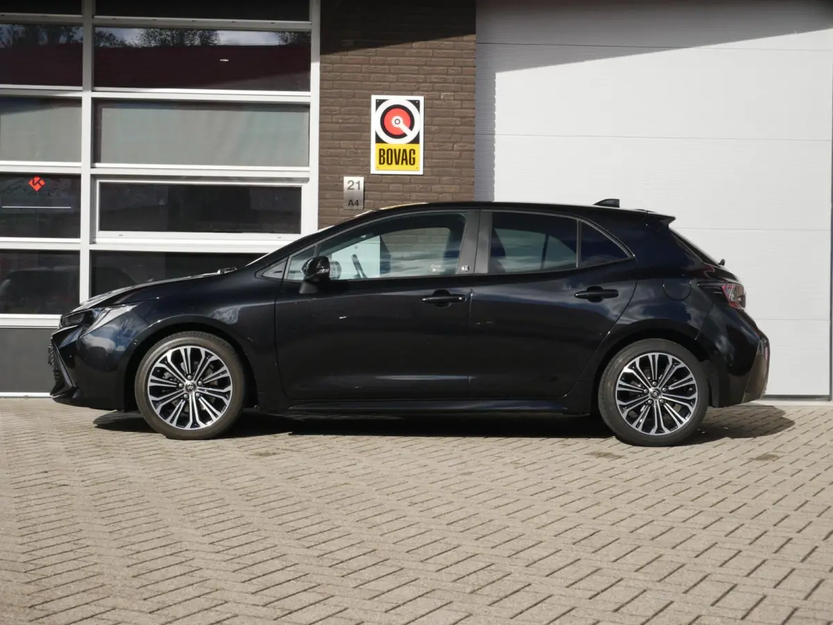 2.0 Hybrid Team D GR Navi+BT| Camera| Dealer onderhouden