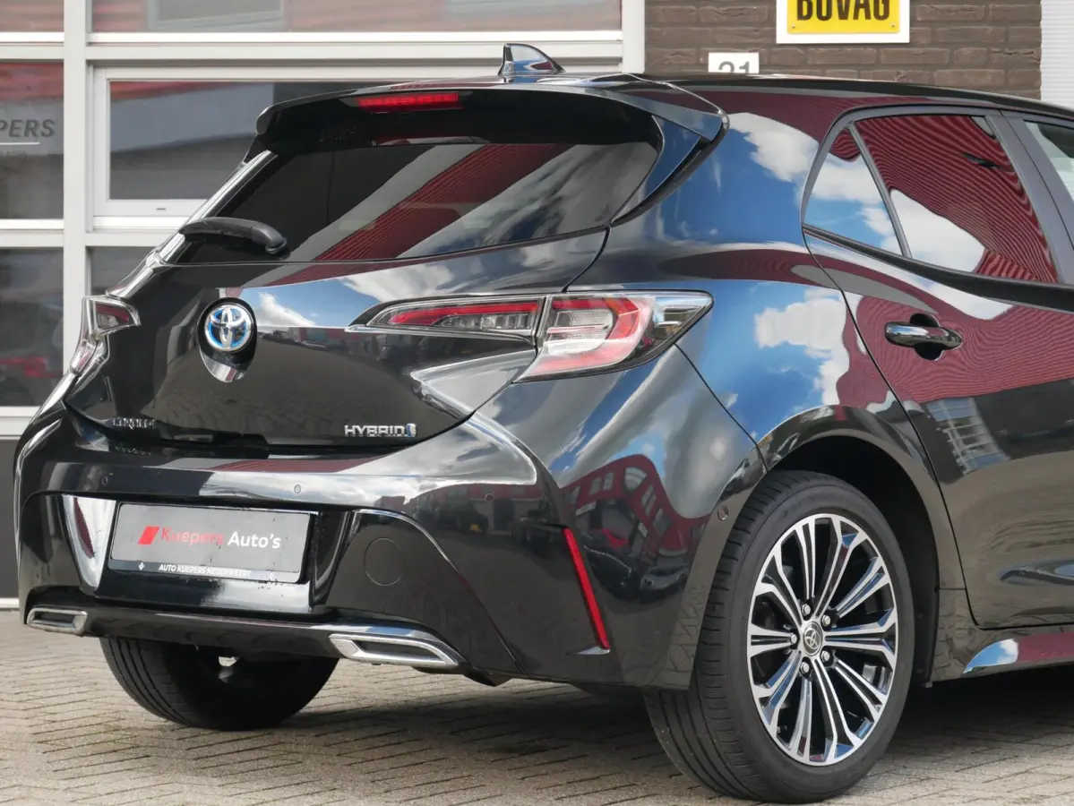 2.0 Hybrid Team D GR Navi+BT| Camera| Dealer onderhouden