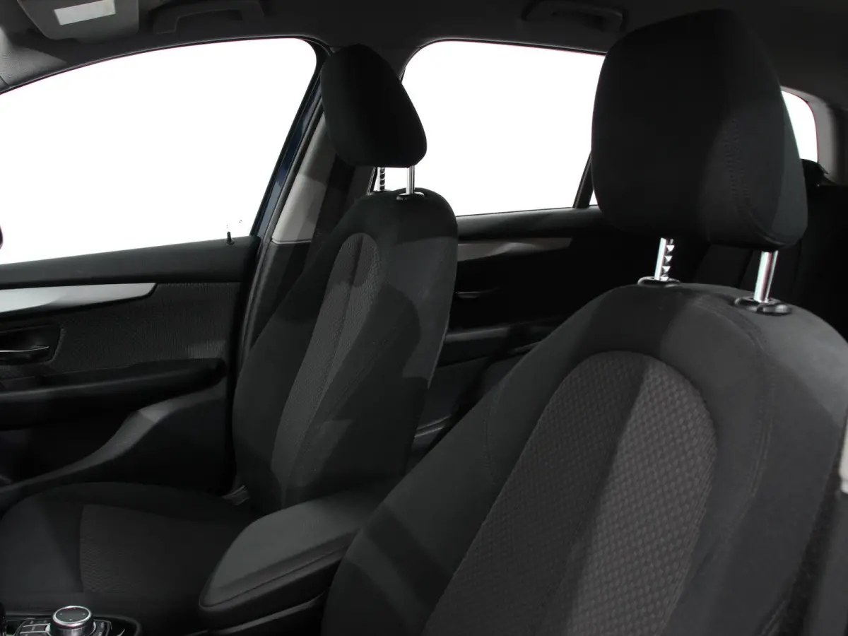 218i Automaat Corporate Lease Executive 7p Cruise control Lichtmetalen velgen Navigatie Parkeersensoren achter Radio LED