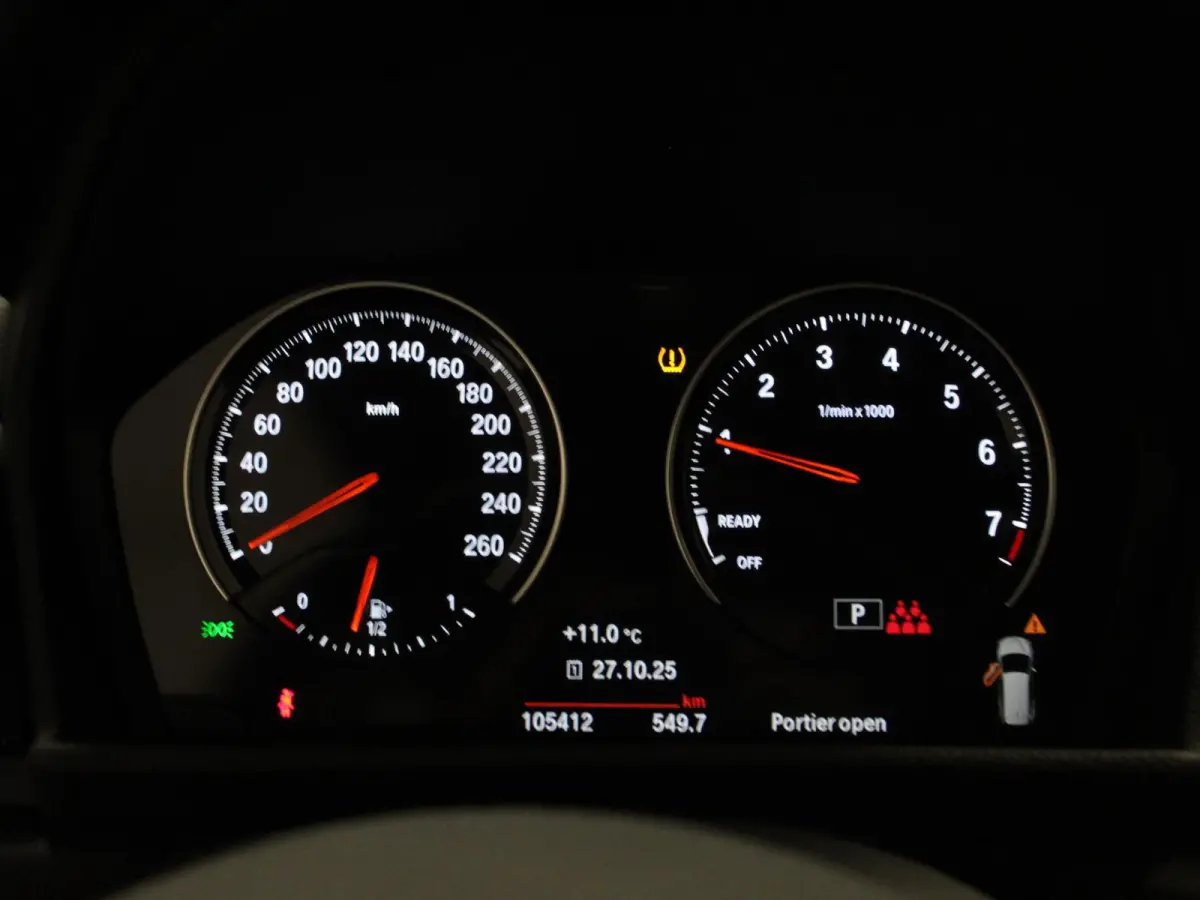218i Automaat Corporate Lease Executive 7p Cruise control Lichtmetalen velgen Navigatie Parkeersensoren achter Radio LED