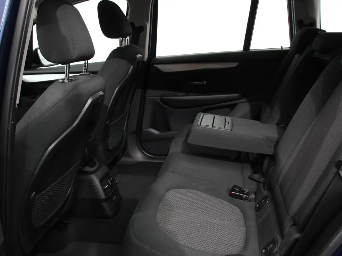 218i Automaat Corporate Lease Executive 7p Cruise control Lichtmetalen velgen Navigatie Parkeersensoren achter Radio LED