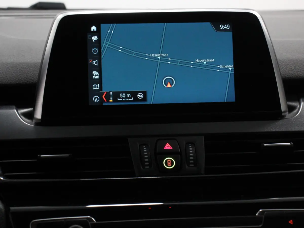 218i Automaat Corporate Lease Executive 7p Cruise control Lichtmetalen velgen Navigatie Parkeersensoren achter Radio LED