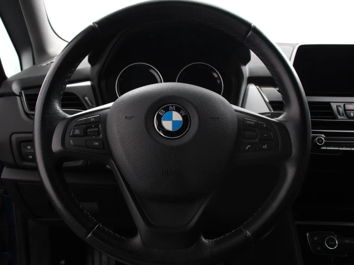 218i Automaat Corporate Lease Executive 7p Cruise control Lichtmetalen velgen Navigatie Parkeersensoren achter Radio LED