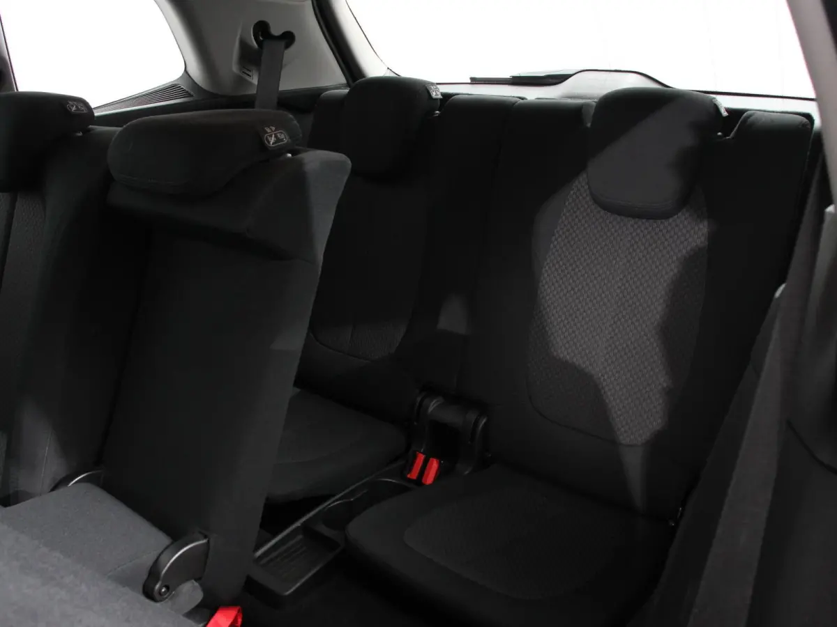 218i Automaat Corporate Lease Executive 7p Cruise control Lichtmetalen velgen Navigatie Parkeersensoren achter Radio LED