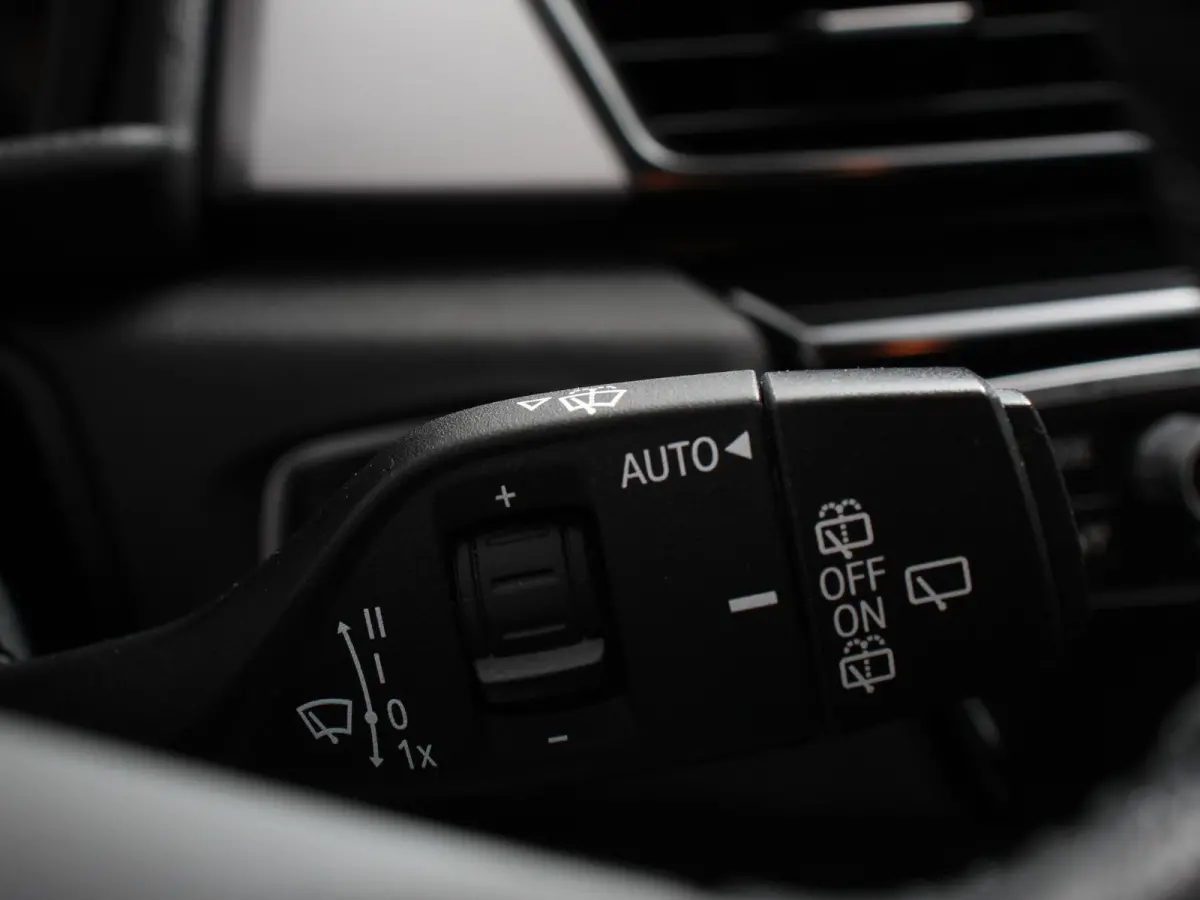 218i Automaat Corporate Lease Executive 7p Cruise control Lichtmetalen velgen Navigatie Parkeersensoren achter Radio LED
