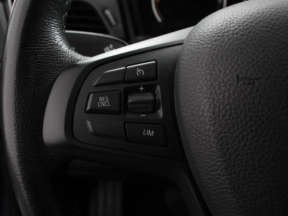 218i Automaat Corporate Lease Executive 7p Cruise control Lichtmetalen velgen Navigatie Parkeersensoren achter Radio LED